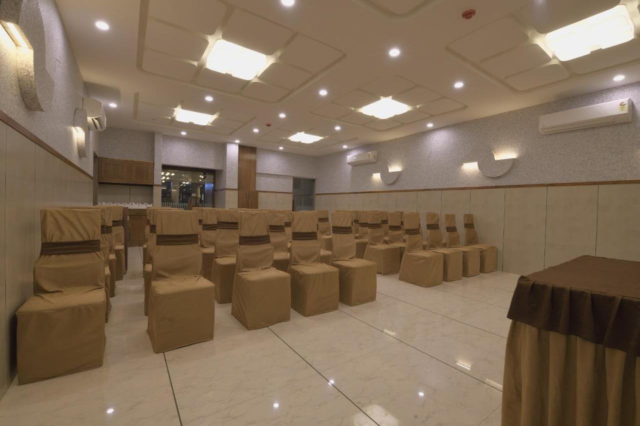 Hotel Bhagyoday Ahmedabad Ngoại thất bức ảnh