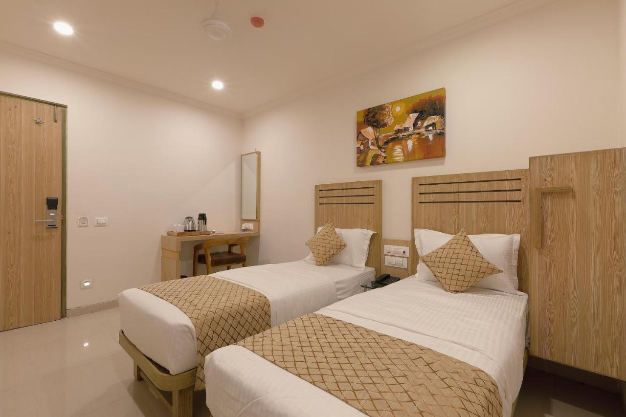 Hotel Bhagyoday Ahmedabad Ngoại thất bức ảnh