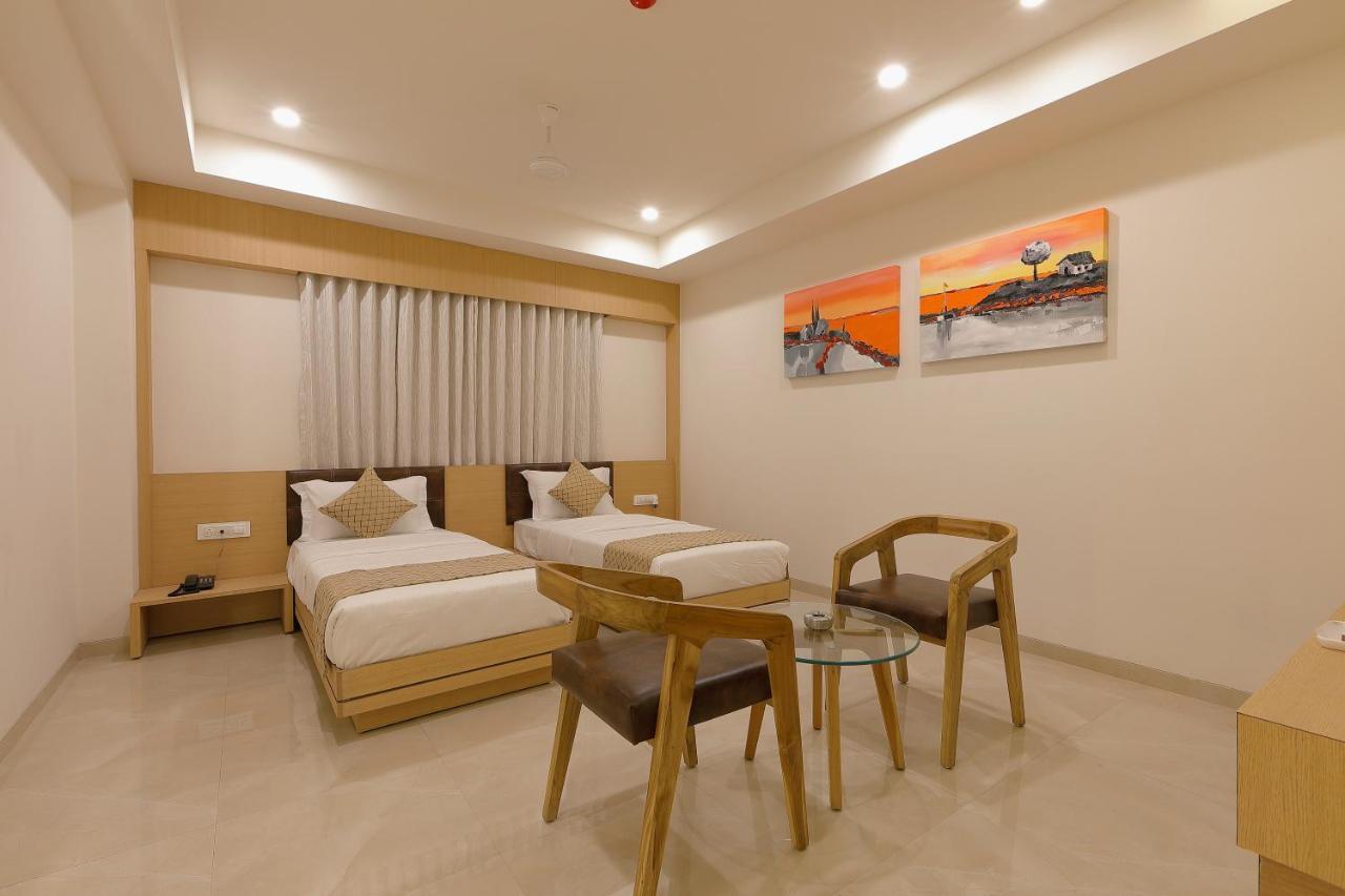 Hotel Bhagyoday Ahmedabad Ngoại thất bức ảnh