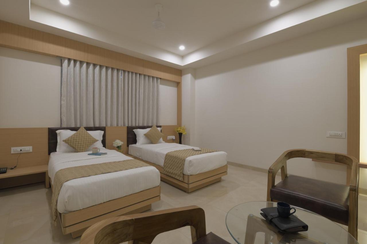 Hotel Bhagyoday Ahmedabad Ngoại thất bức ảnh