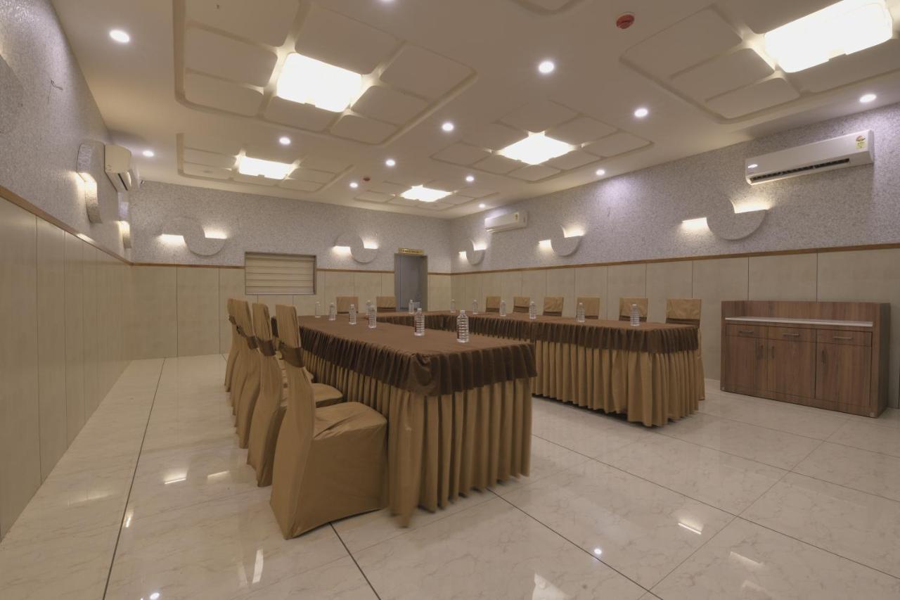 Hotel Bhagyoday Ahmedabad Ngoại thất bức ảnh